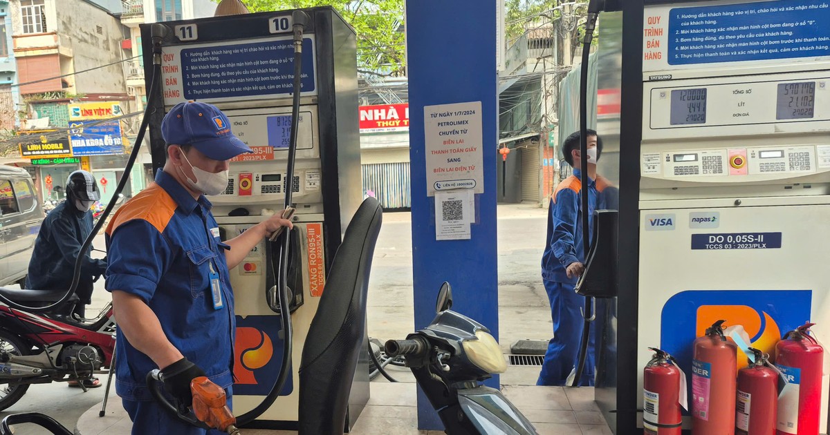 Giá dầu diesel giảm gần 10.000 đồng/lít trong ngày 9/4