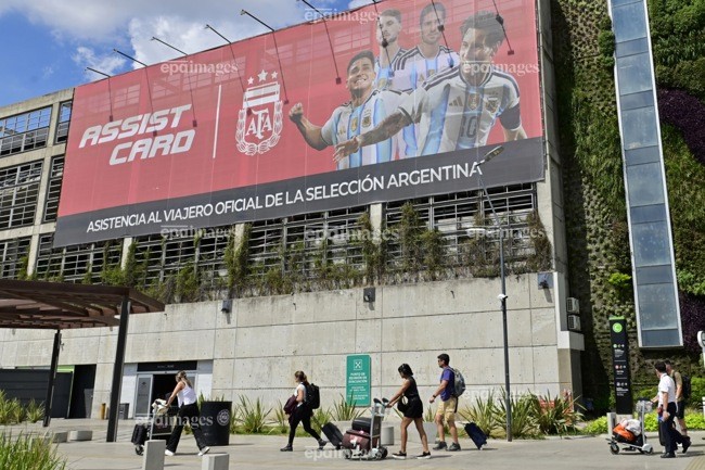 FIFA đếm ngược 100 ngày tới World Cup 2026 và nỗi buồn chiến tranh