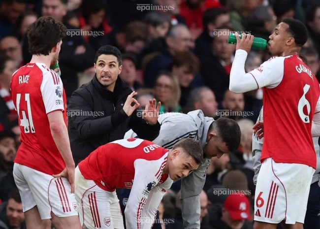 Arsenal xiêu vẹo ở tứ kết Champions League