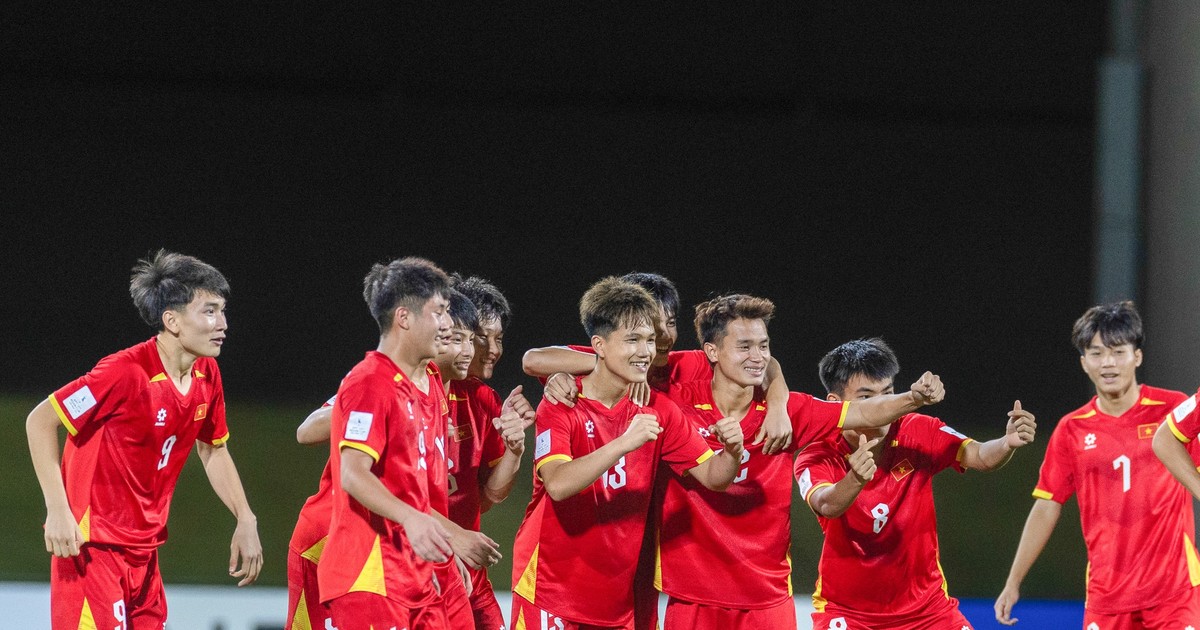 Thầy trò HLV Roland chờ viết tiếp kỳ tích World Cup