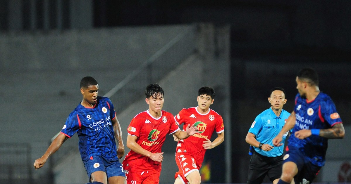 Vua mới” V-League và những cuộc chiến sinh tử