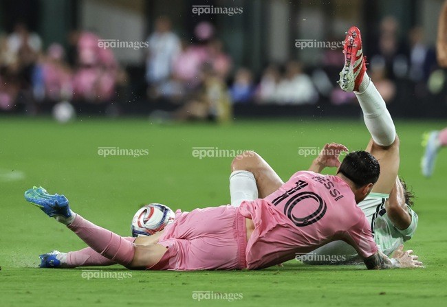 World Cup chưa đá, Messi đã gặp hạn lớn