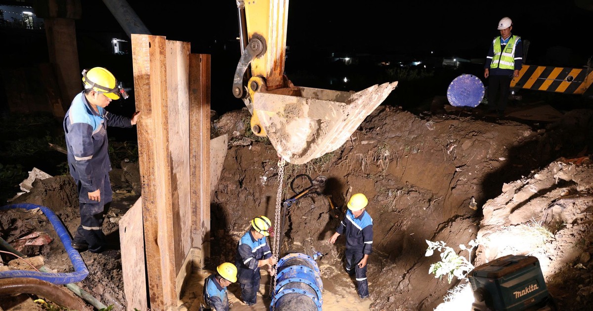 SAWACO đang khắc phục sự cố rò rỉ khu vực trụ phòng cháy chữa cháy