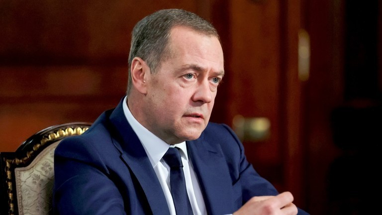 Medvedev cảnh báo nguy cơ Thế chiến III do Mỹ gây ra