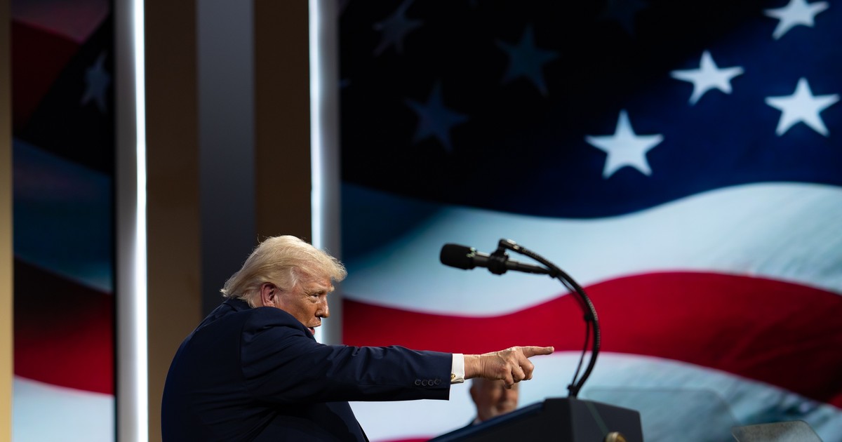 Iran lên tiếng việc Mỹ cứu phi công; Ông Trump kể chi tiết 7 tiếng chiến dịch; Tehran đánh rát loạt mục tiêu Israel, UAE, Bahrain, Kuwait