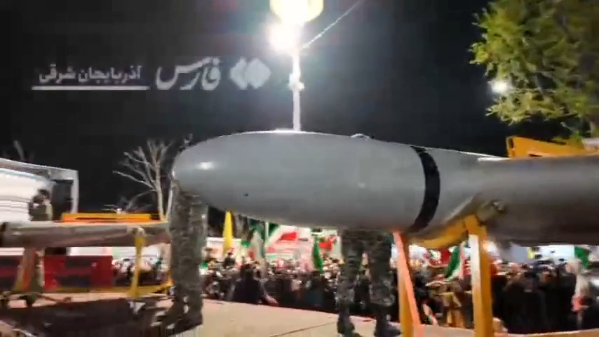 VIDEO: Iran diễu hành 'UAV tự sát' Shahed 136 giữa làn sóng ủng hộ chính phủ