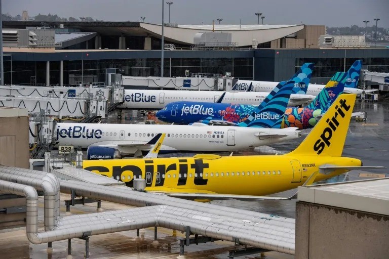 Hãng hàng không đầu tiên phá sản vì cuộc chiến ở Iran, là Spirit Airlines của Mỹ