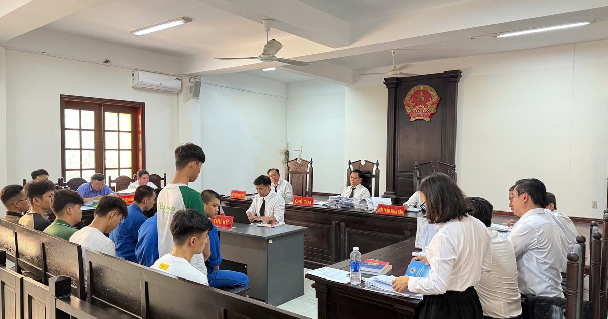 Tòa tuyên 4 bị can hạn chế đi lại trong vòng 6 tháng