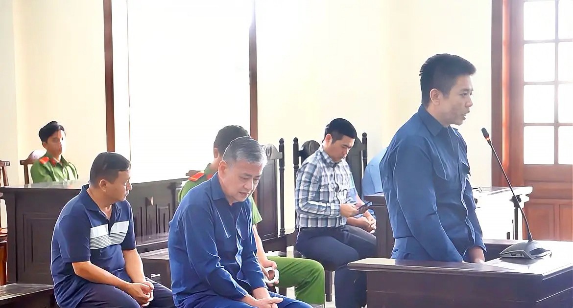 Nhận hối lộ tiền tỉ, cựu giám đốc ngân hàng bị phạt 16 năm tù