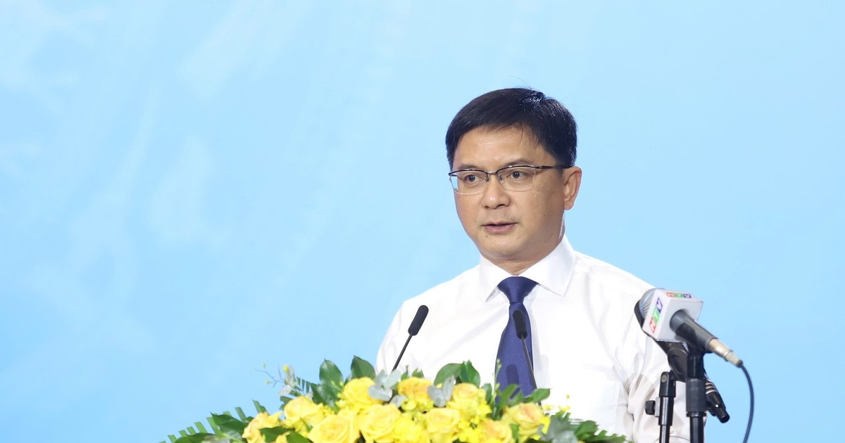 Phó Chủ tịch UBND TP.HCM: 'Thi đua không hình thức, tập trung trực tiếp vào tăng trưởng 2 con số