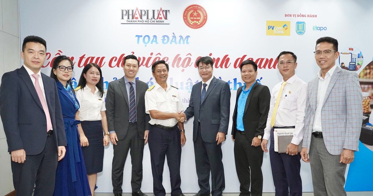 Toàn cảnh tọa đàm 'Cầm tay chỉ việc hộ kinh doanh tuân thủ pháp luật về thuế