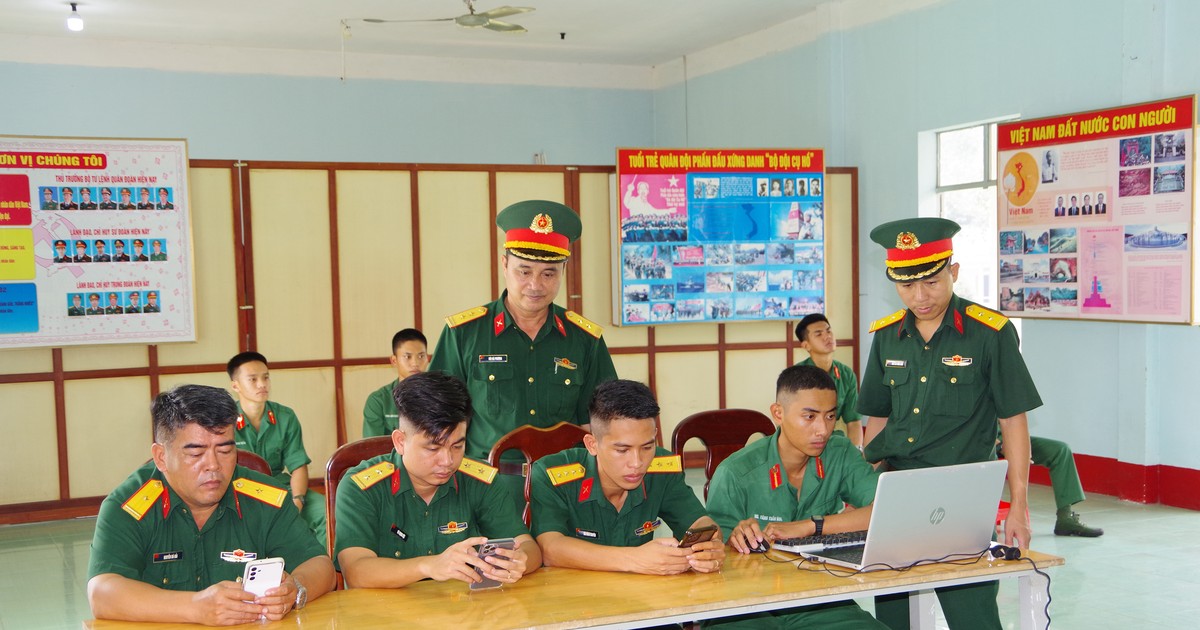Phát triển năng lực ‘miễn dịch tư tưởng’ của ‘chiến sĩ số’ ở đơn vị cơ sở