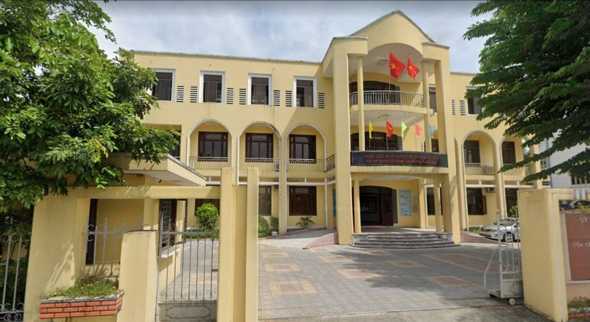 Hàng loạt trụ sở công tại Huế bỏ hoang