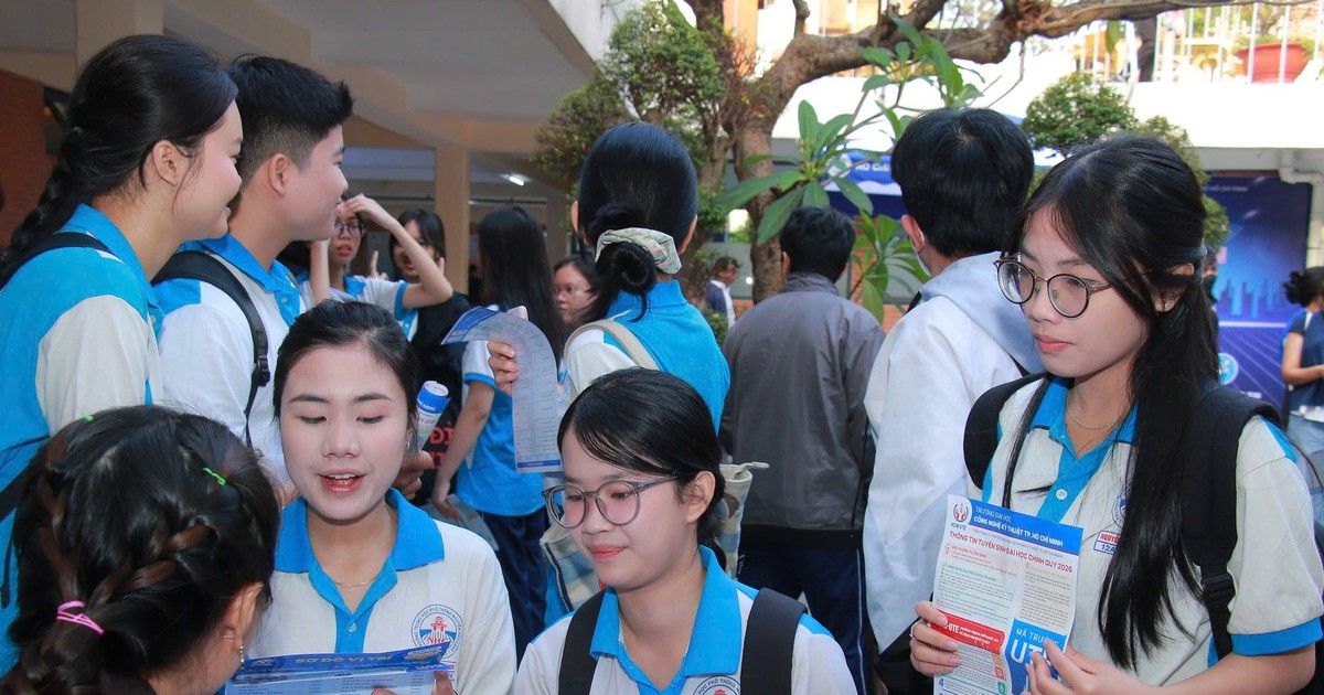 Học phí tăng, nhiều trường đại học tung học bổng ‘khủng’ hút thí sinh