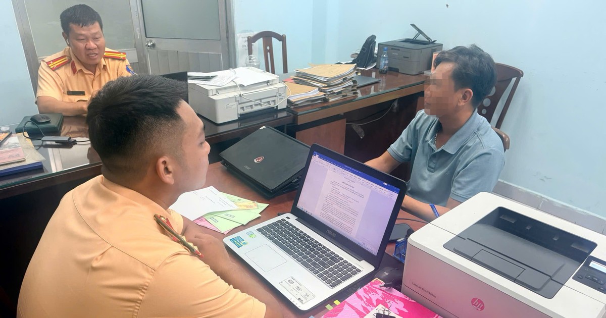 Chạy ngược chiều vì 'nhìn nhầm biển báo', tài xế xe tải bị phạt đến 20 triệu đồng