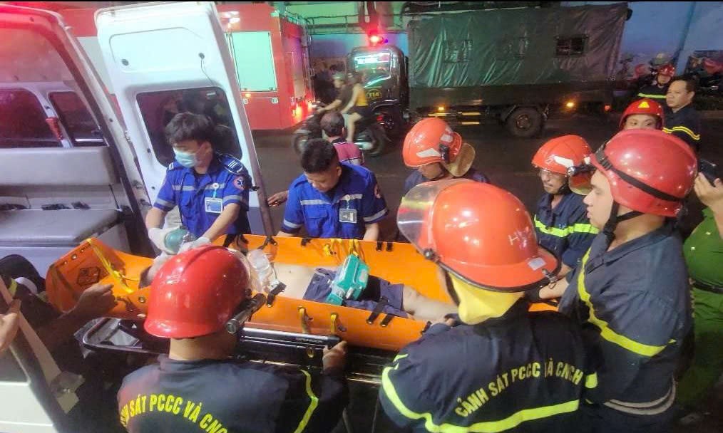 Cảnh sát cứu cụ ông 70 tuổi hôn mê tại nhà riêng