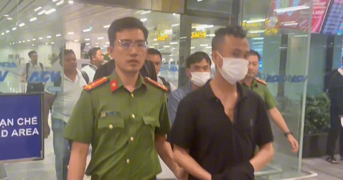 Video: Hơn 200 Công an TP.HCM truy bắt đường dây buôn bán chất độc chết người