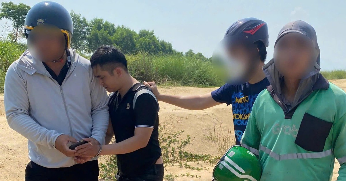 Thuê GrabBike đi lòng vòng, mượn điện thoại của tài xế rồi bỏ chạy