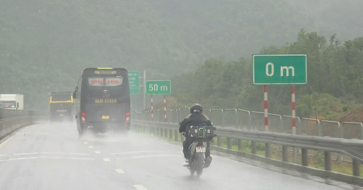Đi xe máy phượt từ Hà Nội vào Lâm Đồng nhưng lạc vào cao tốc
