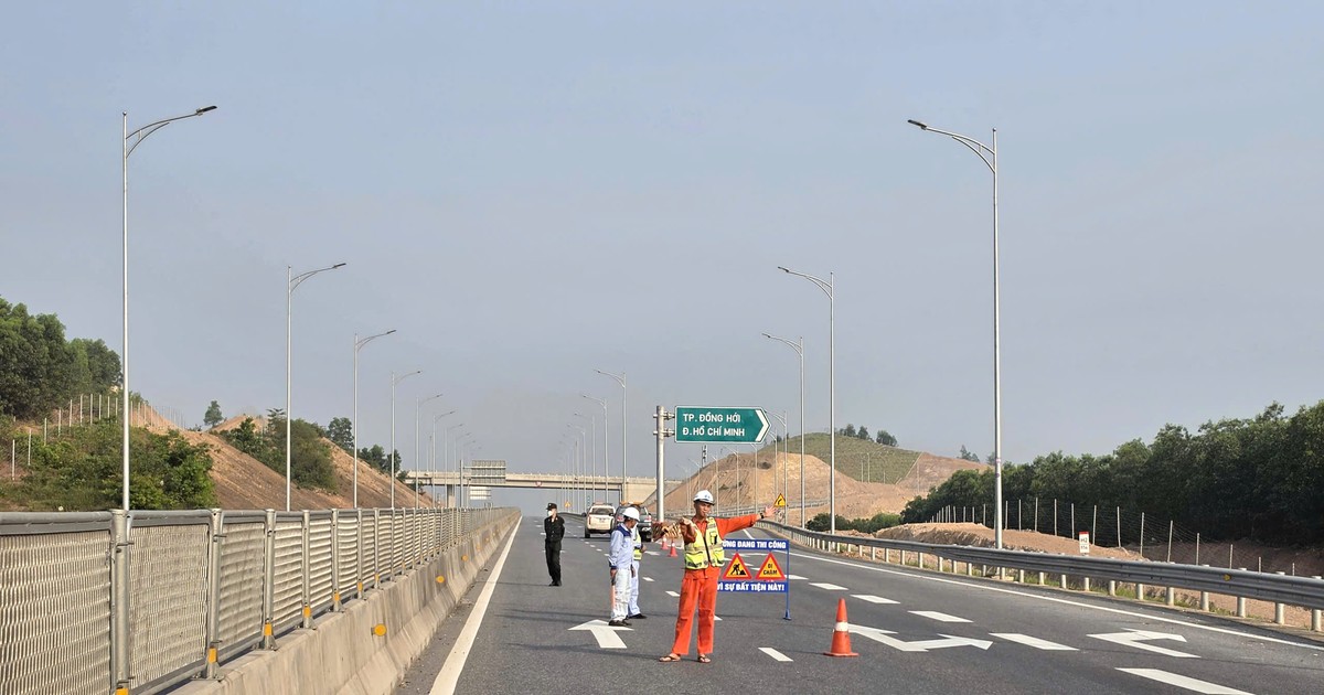 Đóng luân phiên cao tốc Vũng Áng-Bùng-Vạn Ninh-Cam Lộ đến 26-4 để thi công