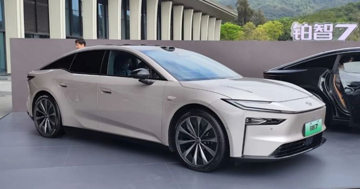 Người dùng tiêu dùng chuẩn bị được mua ô tô Toyota không tốn xăng