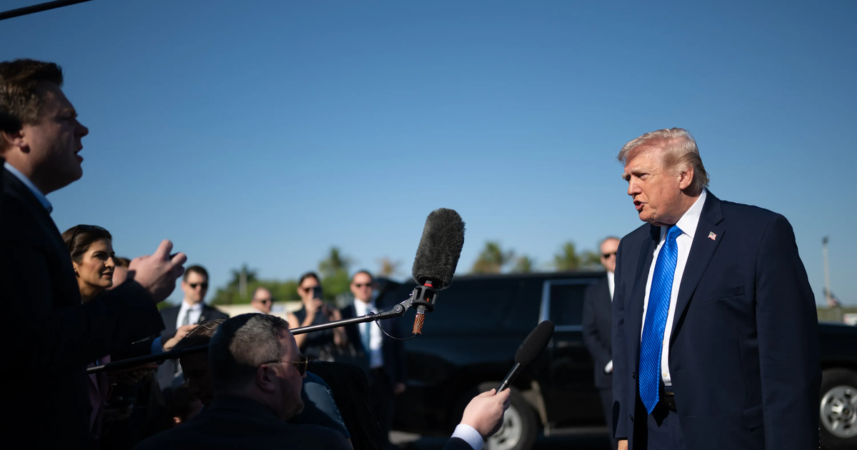 Chiến sự Trung Đông ngày 49: Ông Trump nói Iran đồng ý bàn giao uranium làm giàu cho Mỹ; Tướng Mỹ nói về sức mạnh tên lửa, UAV của Iran