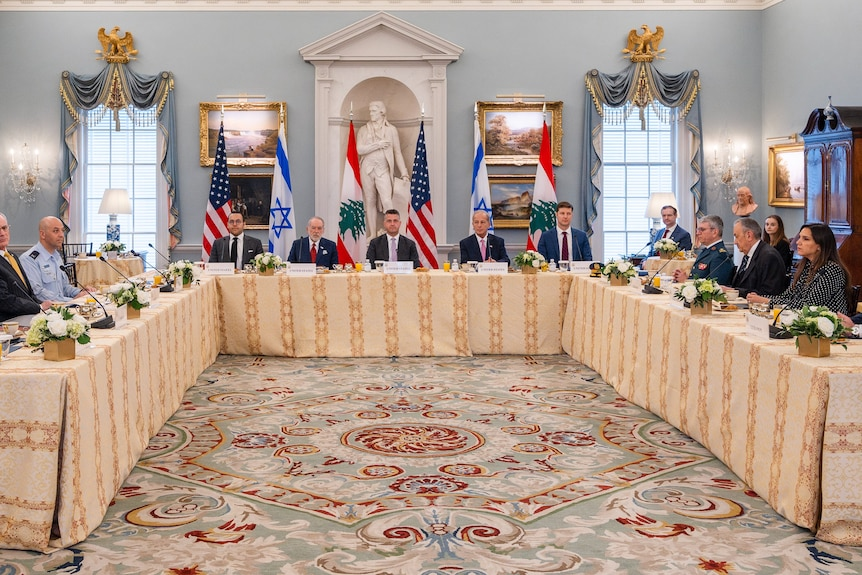 Chiến sự Trung Đông ngày 78: UAE phản ứng gắt, bảo lưu quyền tự vệ trước Iran; Trung Quốc kêu gọi Mỹ-Iran đối thoại; Israel-Lebanon gia hạn ngừng bắn