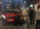 Đấu đầu xe khách dưới hầm chui, hai thanh niên tử vong