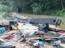 Mưa khủng khiếp, 3 người bị tường rào đè tử vong