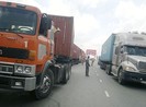 Xử nghiêm việc tài xế xe quá tải quậy