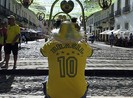 Dịch vụ “thuê bạn” để đi xem World Cup