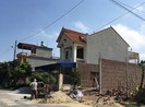 Nhận đất, xây nhà xong… dài cổ chờ giấy đỏ