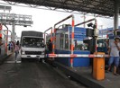 Tài xế ‘cố thủ’, BOT T2 liên tục xả trạm