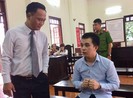 Tranh luận mũ bảo hiểm có phải là hung khí nguy hiểm