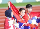 Chỉ vàng tặng mẹ và hat trick vàng của Nguyễn Thị Oanh