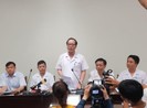 Bé ba tuổi bị bỏ quên bảy tiếng trên xe đưa đón được xuất viện