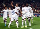 Chelsea có 3 điểm nhờ siêu phẩm, Ajax hủy diệt 'bầy dơi'