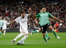 Real mất chiến thắng do VAR, Barca thua sốc nhưng vẫn đầu bảng