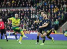 Aubameyang lập ‘cú đúp’ giúp Arsenal thoát thua