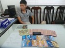 Bắt người Trung Quốc in thẻ ATM giả rút hơn 100 triệu đồng
