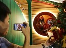Video: Người Sài Gòn nô nức xuống phố đón Noel sớm