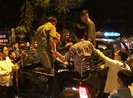 4 giờ giải cứu thanh niên bị mắc kẹt trong ống cống