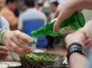Ngăn bạn nhậu bỏ về, thanh niên bị đá vào đầu, tử vong