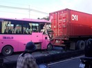 Xe khách húc đuôi container ở Củ Chi, nhiều người bị thương