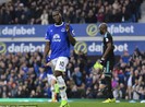 MU, Chelsea cùng ra giá 'khủng' mua Lukaku: Trớ trêu!