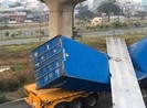 Chủ đầu tư nói về dầm cầu bộ hành đè container ở Thủ Đức