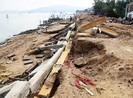 Kè sông 12 tỉ chưa bàn giao đã vỡ nát