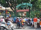 Trời nắng đẹp, người dân TP.HCM nô nức chơi lễ