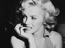 Tiết lộ về cảnh nude đầu tiên của huyền thoại Marilyn Monroe