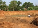 2 anh em chết đuối do rơi xuống hầm